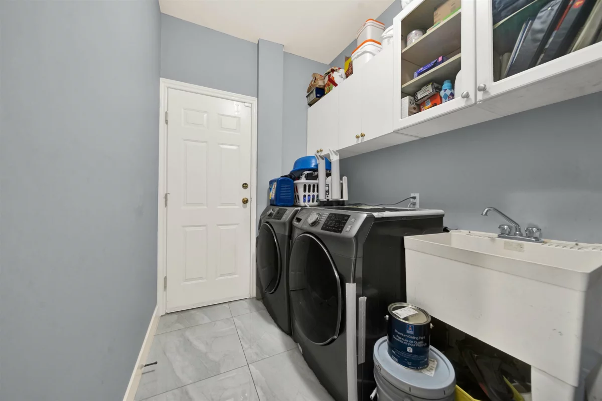 Mudroom Photo of 6332 125a Street, Surrey, BC