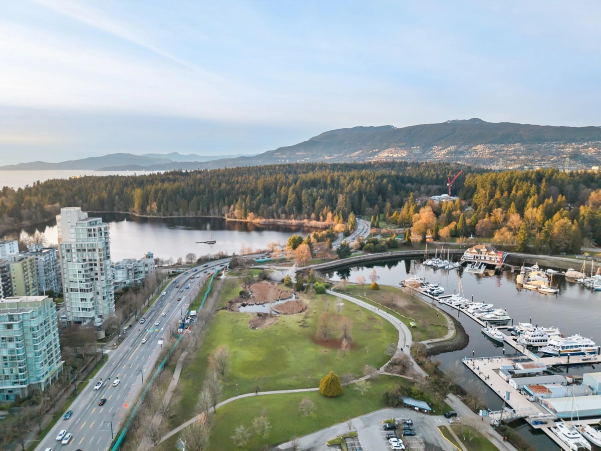 Front Yard Photo of 1901 1710 Bayshore Drive, Vancouver, BC