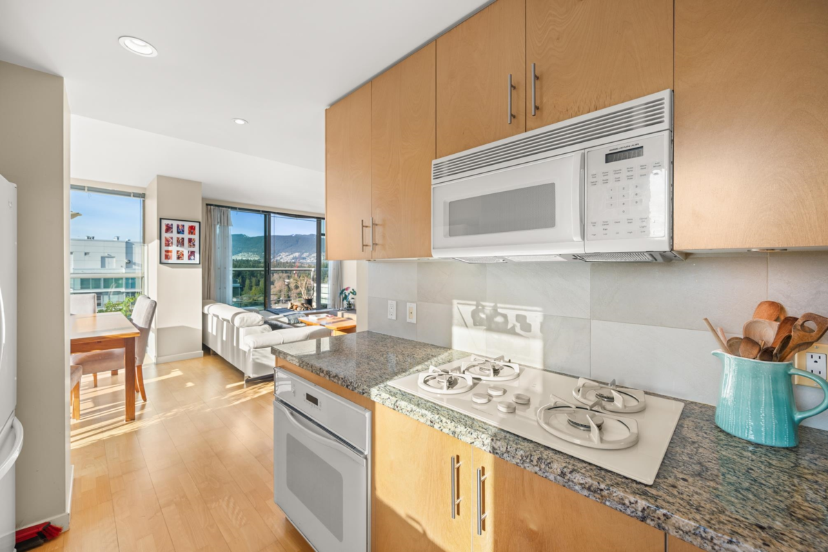 Primary Bathroom Photo of 1901 1710 Bayshore Drive, Vancouver, BC