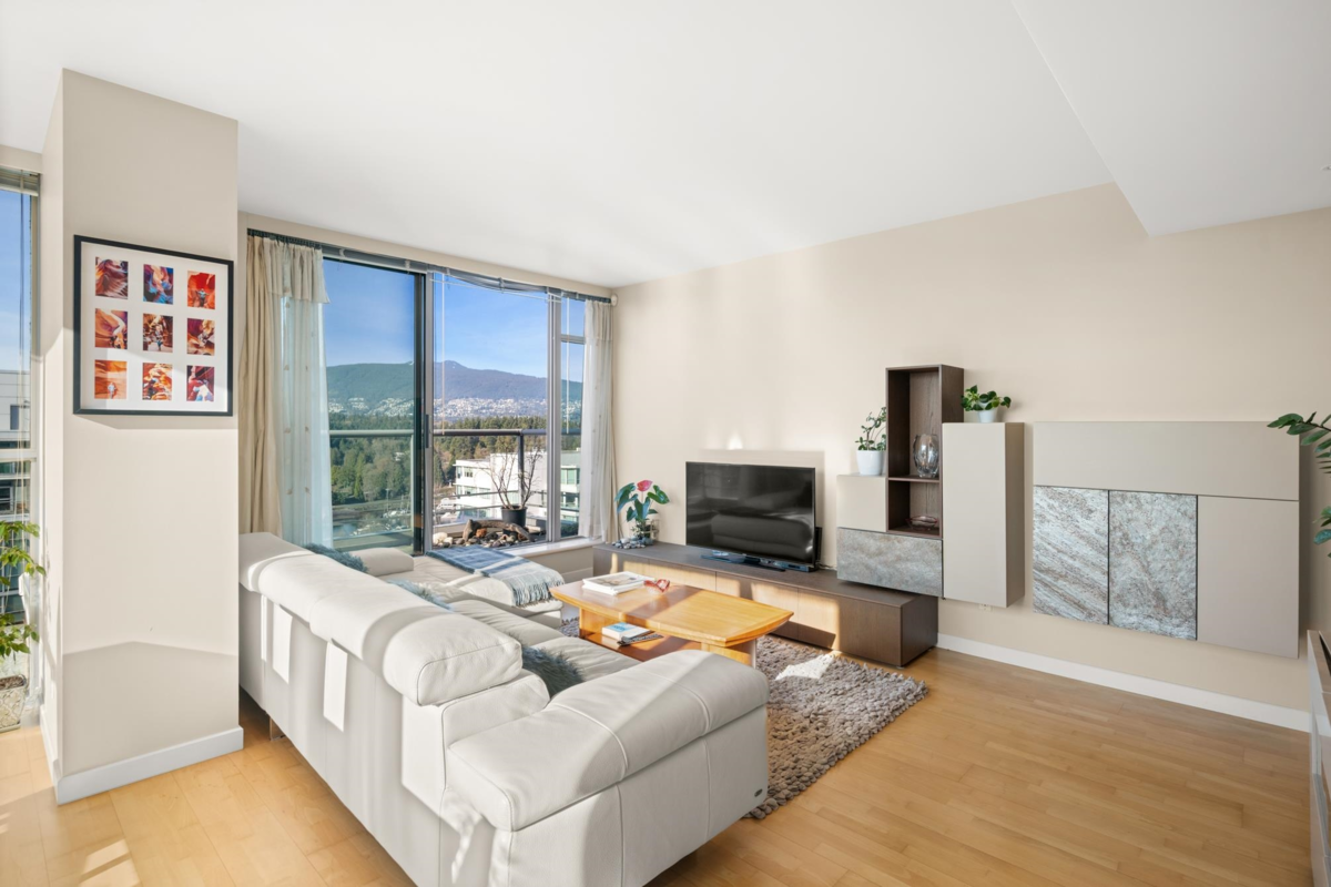 Walk-In Closet Photo of 1901 1710 Bayshore Drive, Vancouver, BC