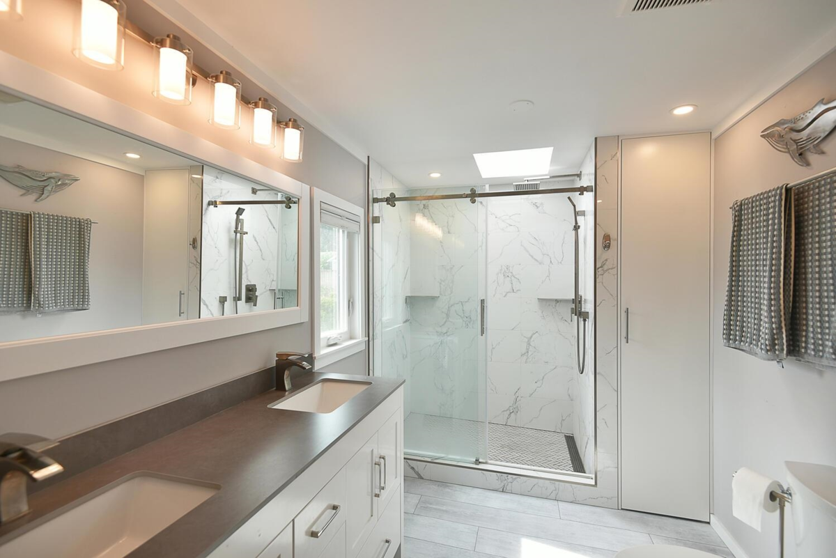 Basement Recreation Room Photo of 5987 Harbour Way, Sechelt, BC