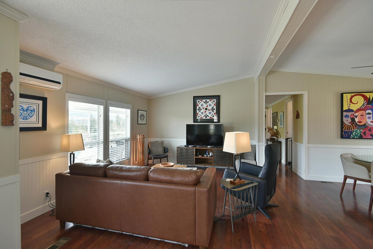 Dining Area Photo of 5987 Harbour Way, Sechelt, BC