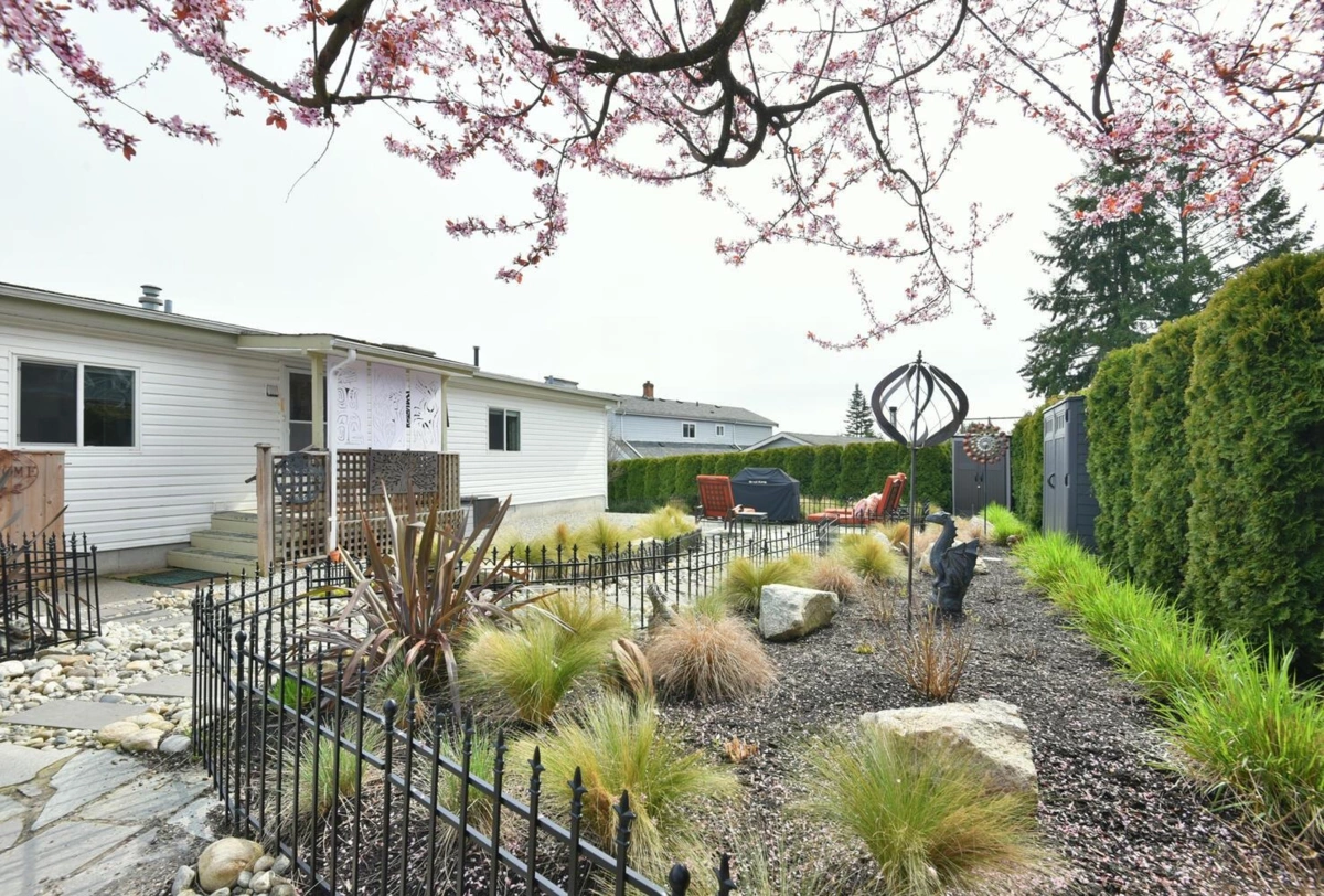 Garage Interior Photo of 5987 Harbour Way, Sechelt, BC