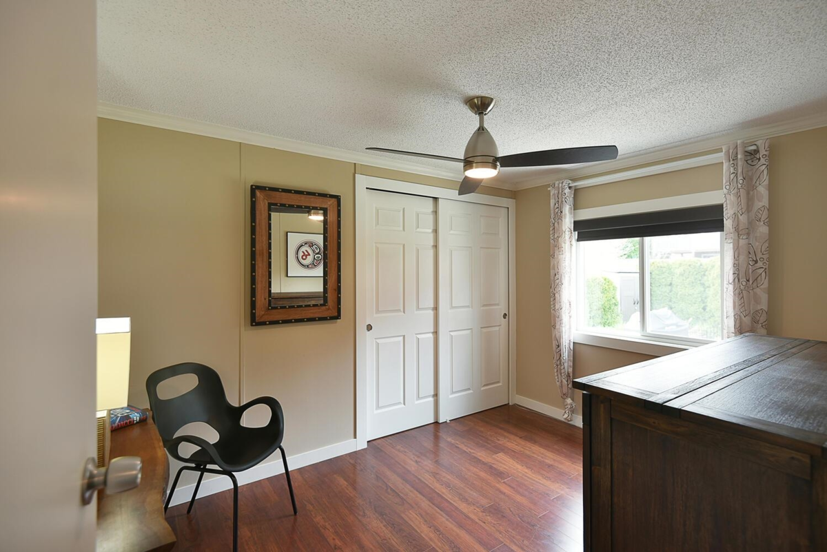 Laundry Room Photo of 5987 Harbour Way, Sechelt, BC