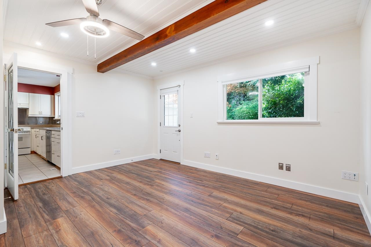 Entry Foyer Photo of 3084 Paisley Road, North Vancouver, BC