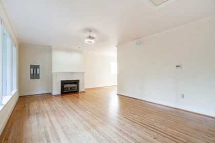 Kitchen Photo of 3084 Paisley Road, North Vancouver, BC