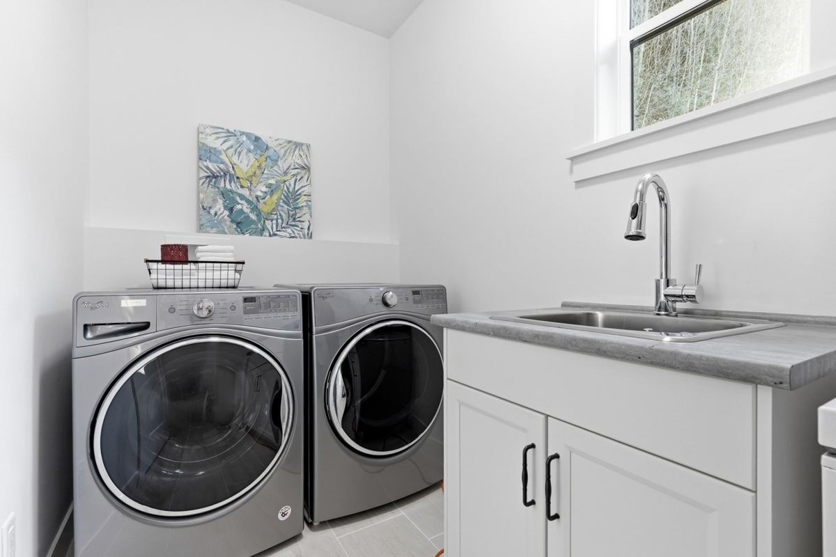 Backyard Photo of 50 50778 Ledgestone Place, Chilliwack, BC