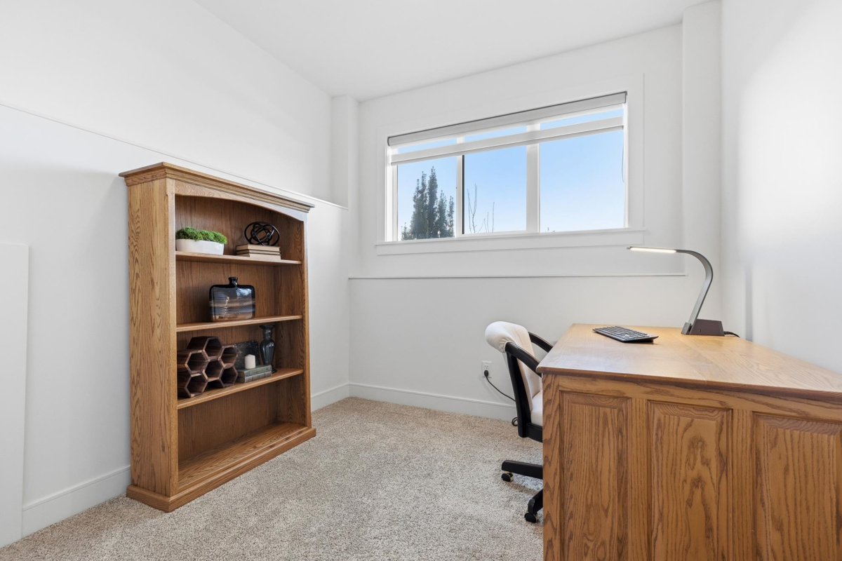 Garage Interior Photo of 50 50778 Ledgestone Place, Chilliwack, BC