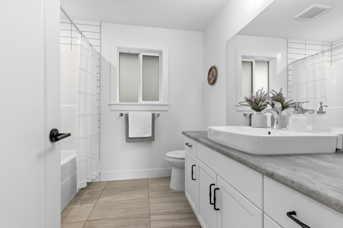 Hallway Photo of 50 50778 Ledgestone Place, Chilliwack, BC