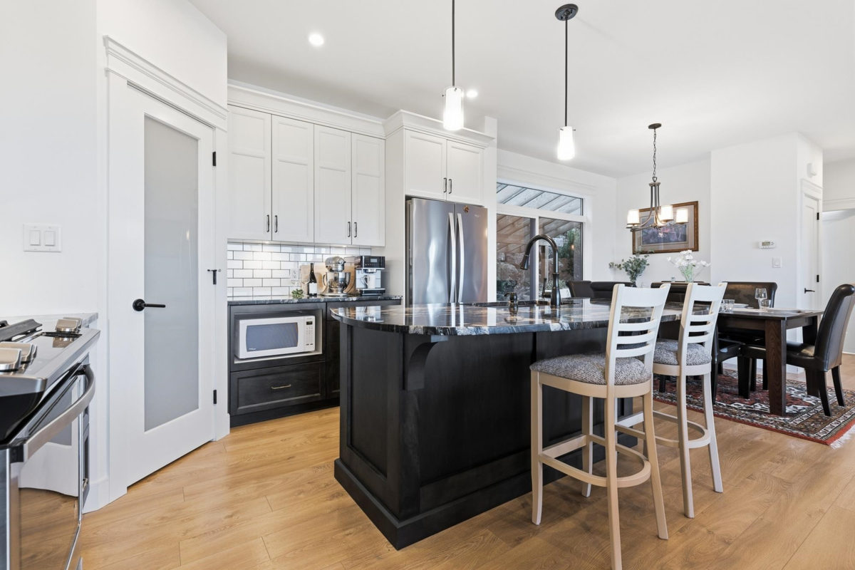 Primary Bathroom Photo of 50 50778 Ledgestone Place, Chilliwack, BC