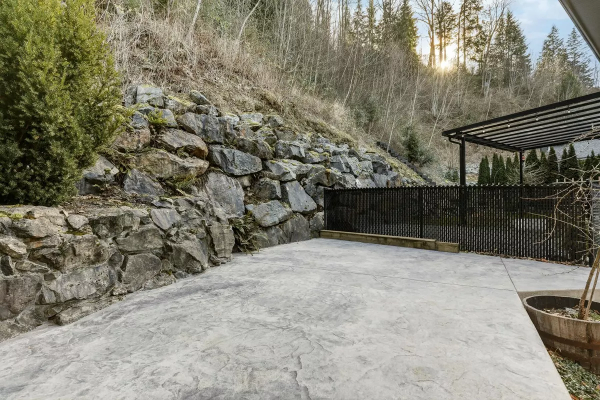 Swimming Pool Photo of 50 50778 Ledgestone Place, Chilliwack, BC