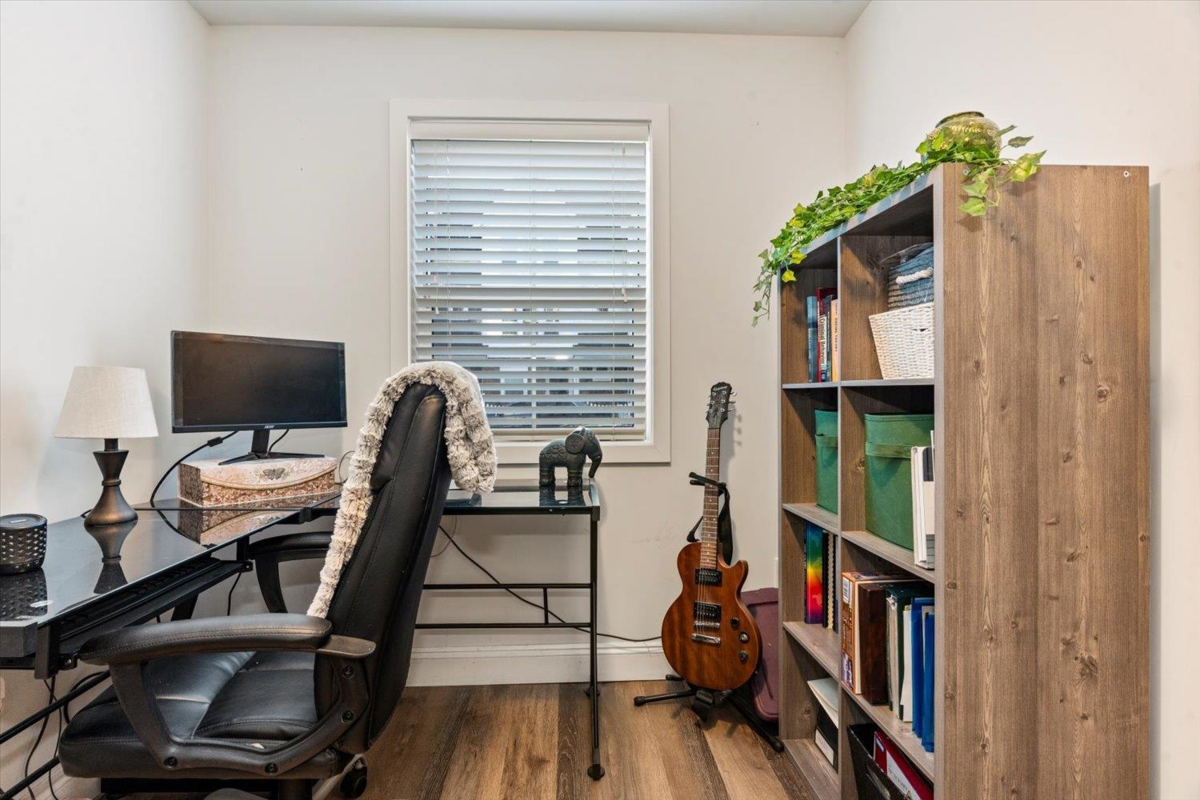 Breakfast Nook Photo of 5548 Driftwood Street, Chilliwack, BC