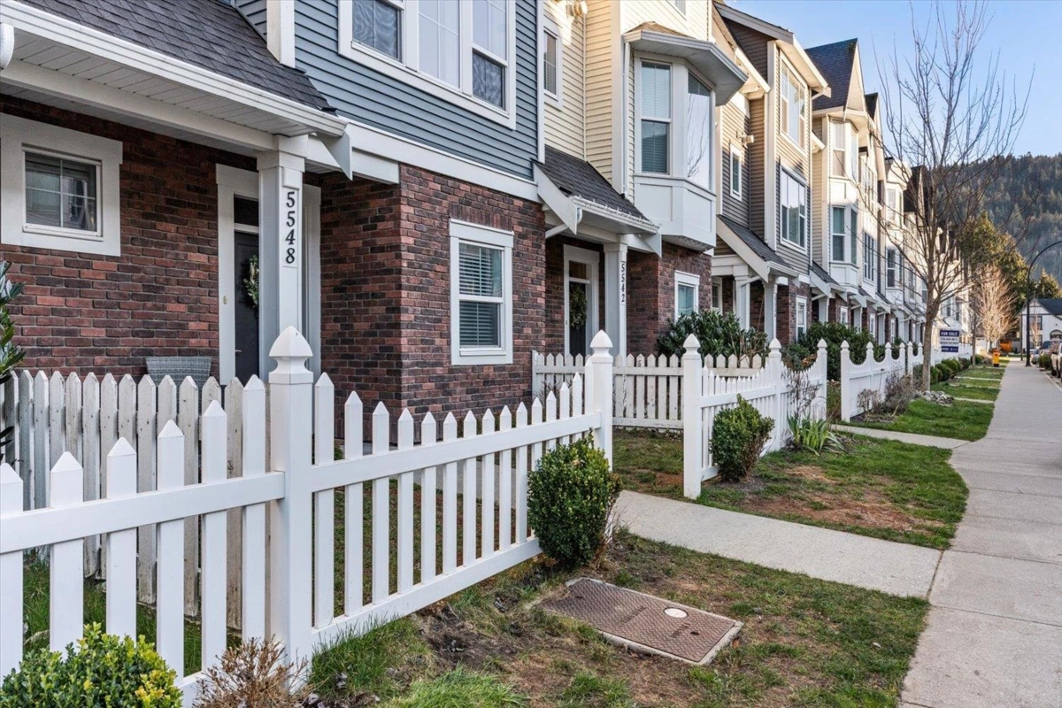 Living Room Photo of 5548 Driftwood Street, Chilliwack, BC