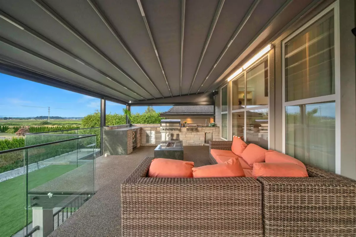 Staircase Photo of 15957 39a Avenue, Surrey, BC