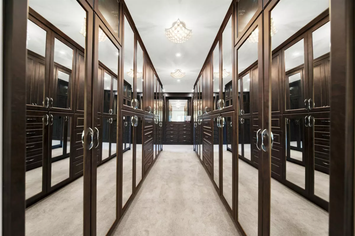 Walk-In Closet Photo of 15957 39a Avenue, Surrey, BC