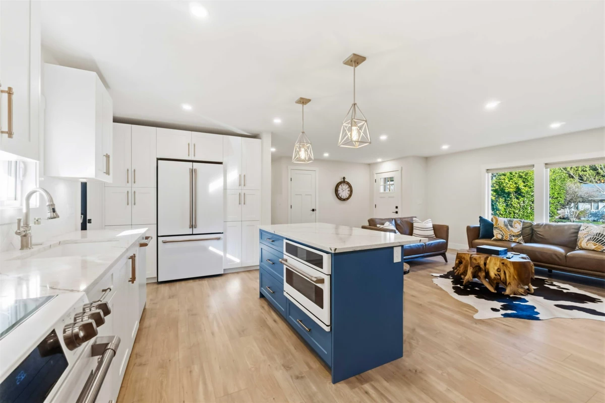 Guest Bathroom Photo of 11953 221 Street, Maple Ridge, BC