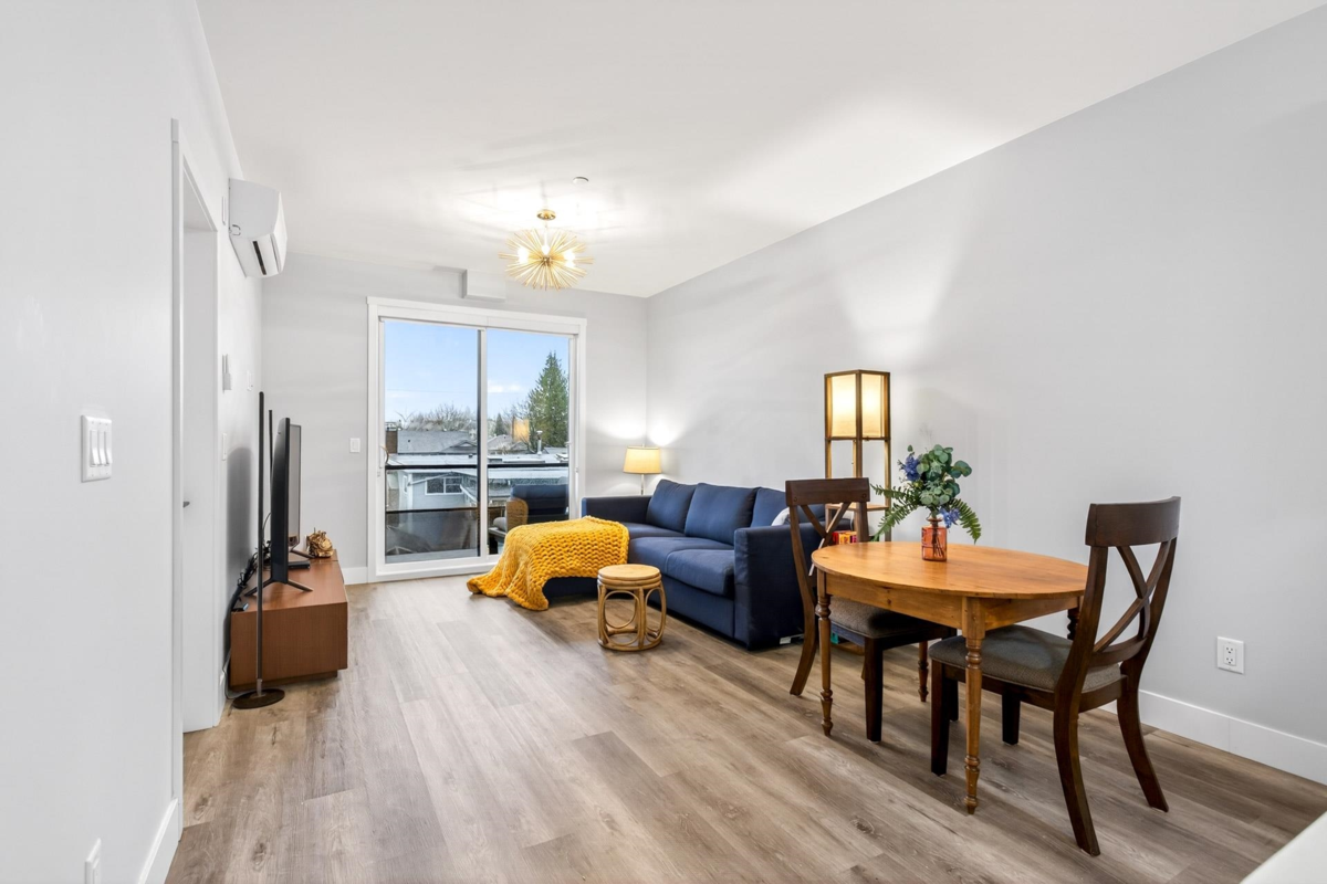 Dining Area Photo of 303 12320 222 Street, Maple Ridge, BC