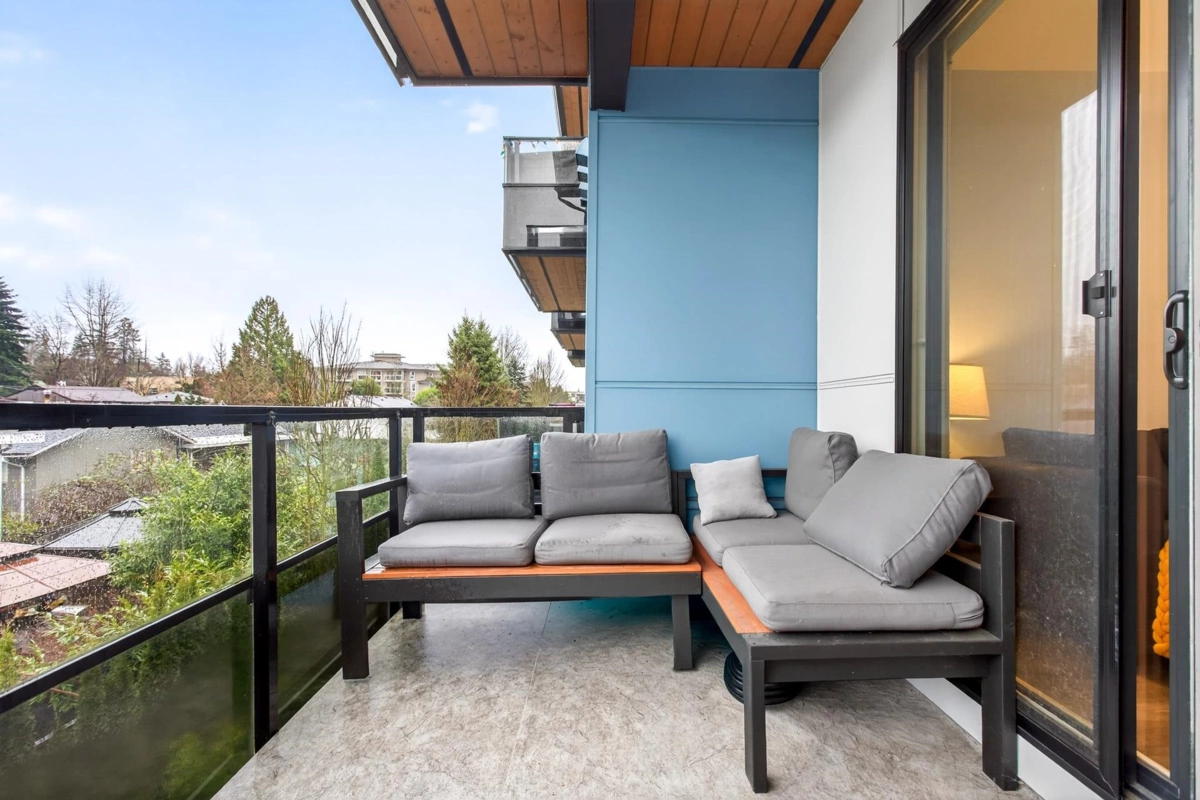 Hallway Photo of 303 12320 222 Street, Maple Ridge, BC