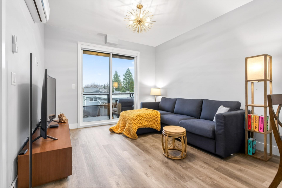 Kitchen Island Photo of 303 12320 222 Street, Maple Ridge, BC