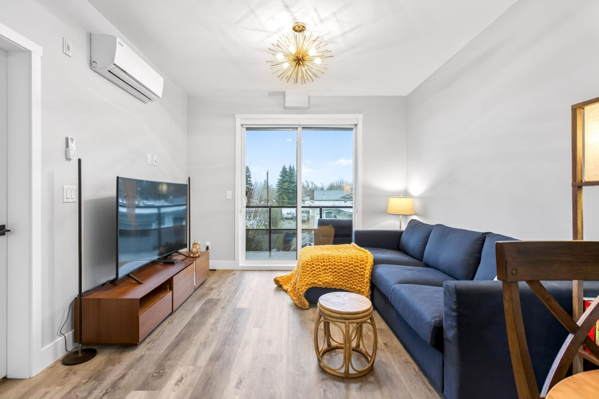 Kitchen Photo of 303 12320 222 Street, Maple Ridge, BC