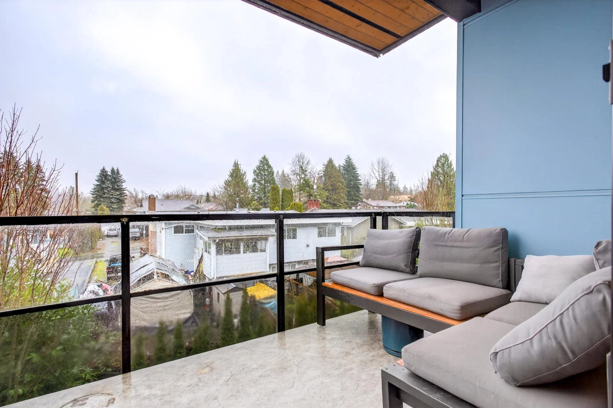 Staircase Photo of 303 12320 222 Street, Maple Ridge, BC