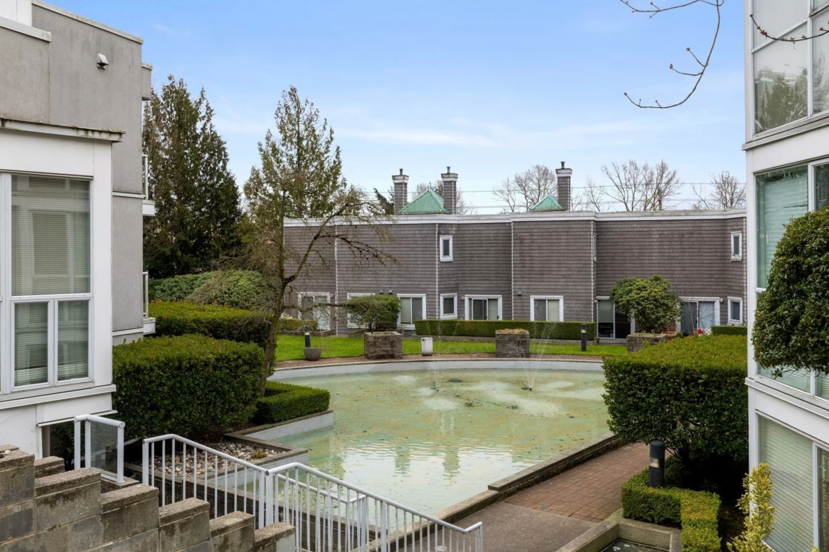 Front Yard Photo of 212 8450 Jellicoe Street, Vancouver, BC