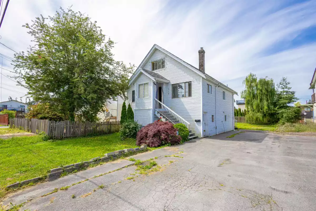 Living Room Photo of 316 Pembina Street, New Westminster, BC