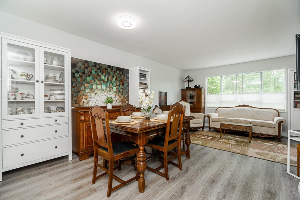 Family Room Photo of 212 15991 Thrift Avenue, White Rock, BC