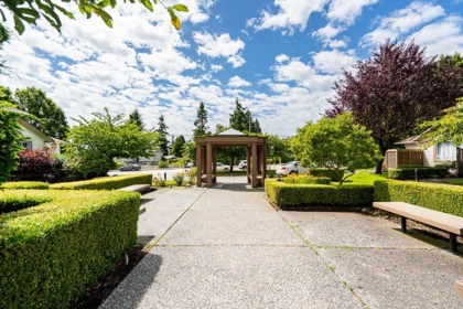 Community Amenities Photo (Clubhouse) of 212 15991 Thrift Avenue, White Rock, BC