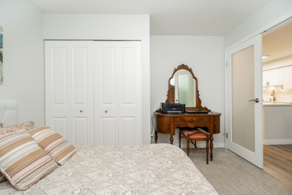 Laundry Room Photo of 212 15991 Thrift Avenue, White Rock, BC