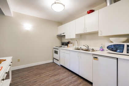 Swimming Pool Photo of 212 15991 Thrift Avenue, White Rock, BC