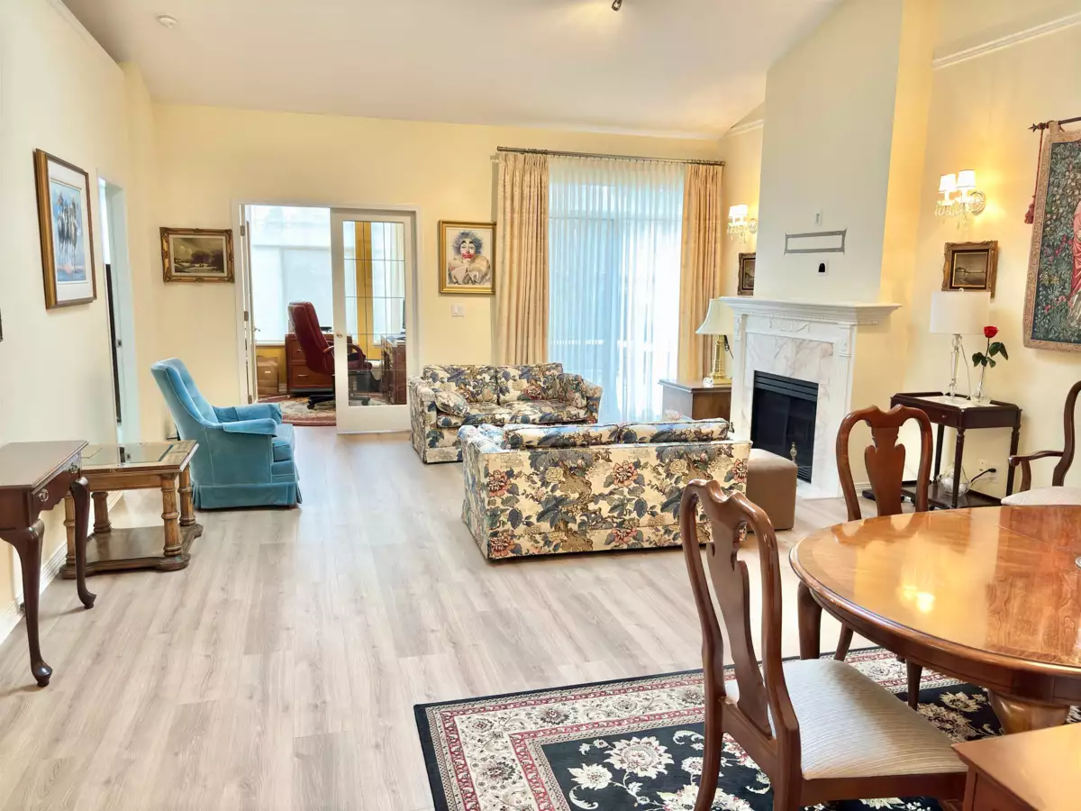 Kitchen Island Photo of 65 2533 152 Street, Surrey, BC
