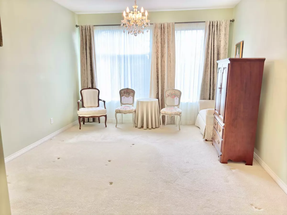 Walk-In Closet Photo of 65 2533 152 Street, Surrey, BC