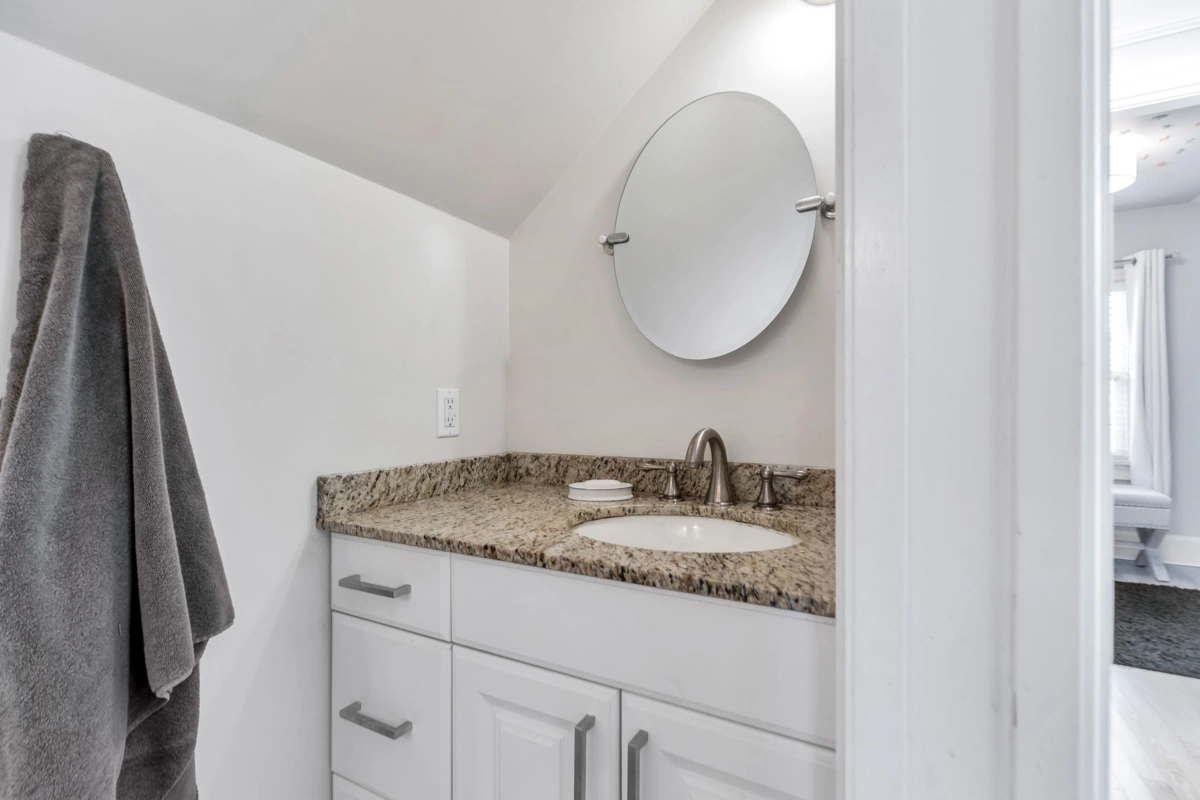 Hallway Photo of 3955 Dunbar Street, Vancouver, BC