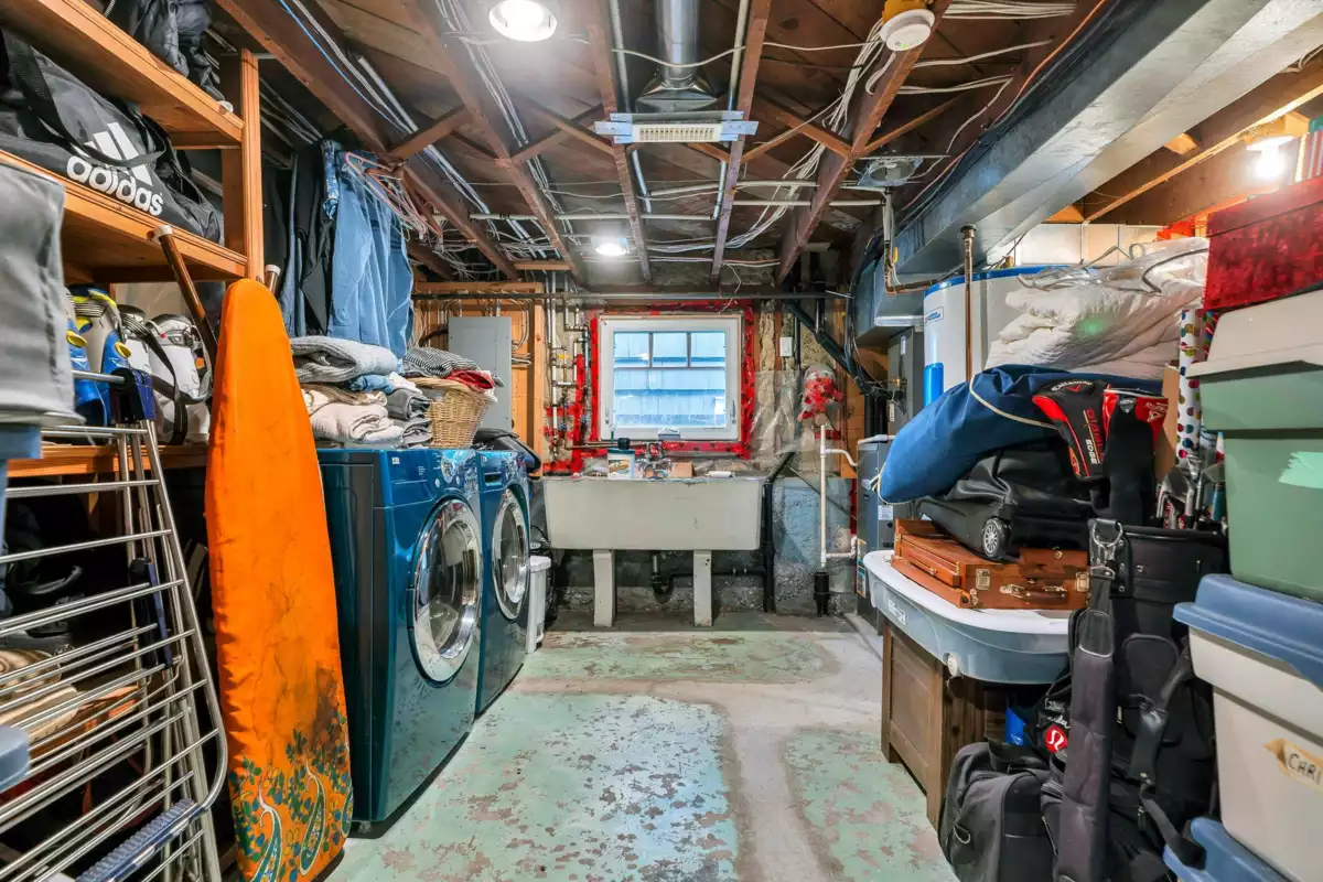 Neighborhood Park Photo Near 3955 Dunbar Street, Vancouver, BC