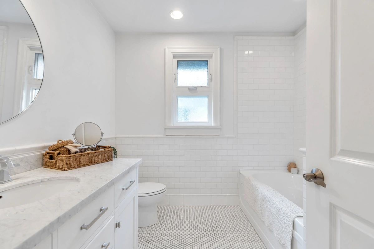 Powder Room Photo of 3955 Dunbar Street, Vancouver, BC