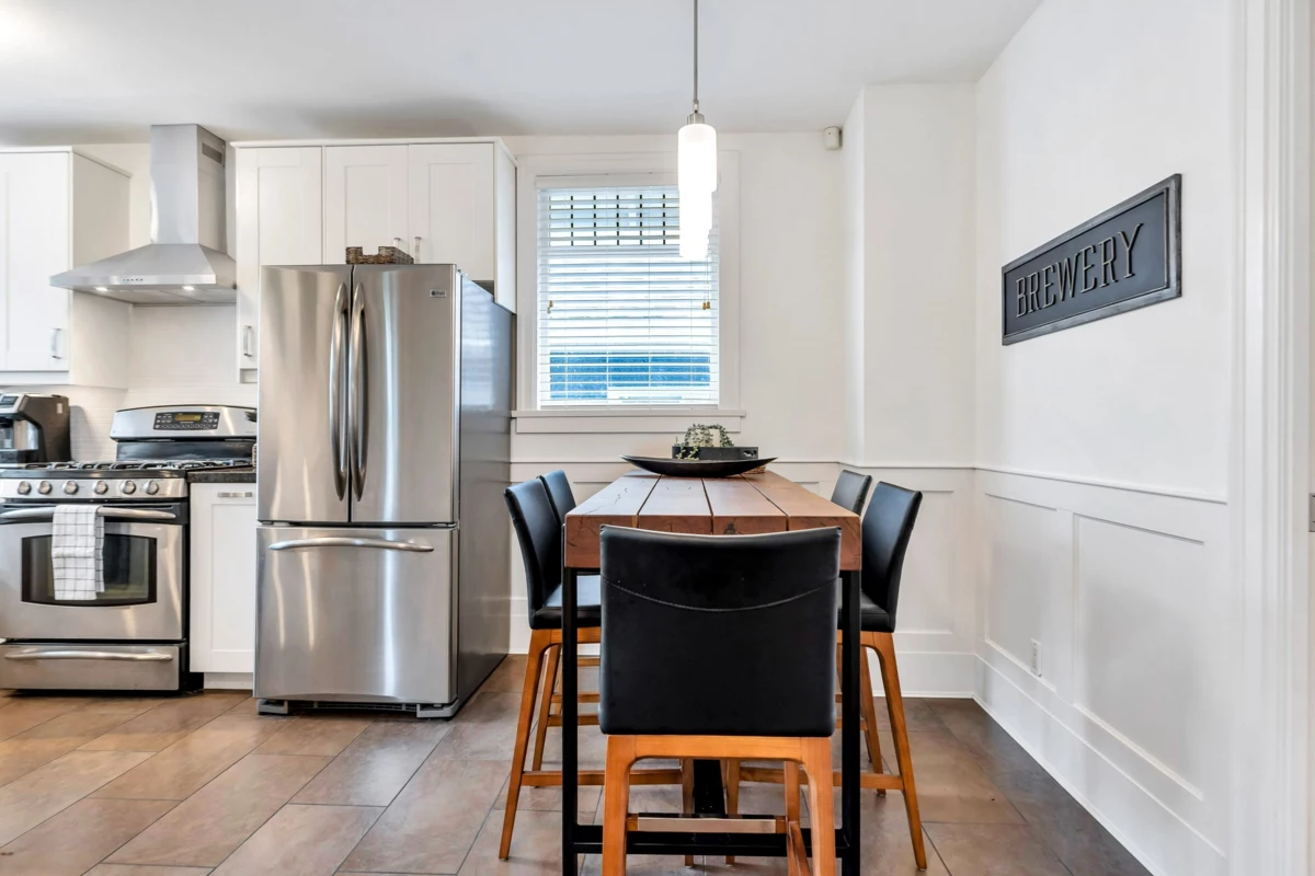 Primary Bedroom Photo of 3955 Dunbar Street, Vancouver, BC