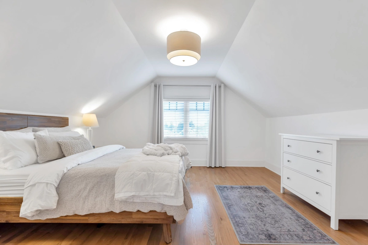 Staircase Photo of 3955 Dunbar Street, Vancouver, BC