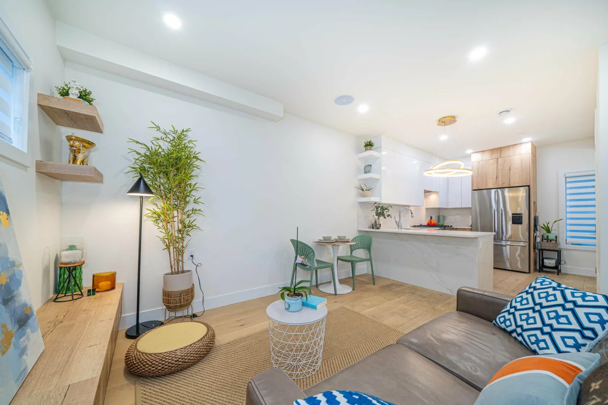 Family Room Photo of 1 369 E 16th Avenue, Vancouver, BC