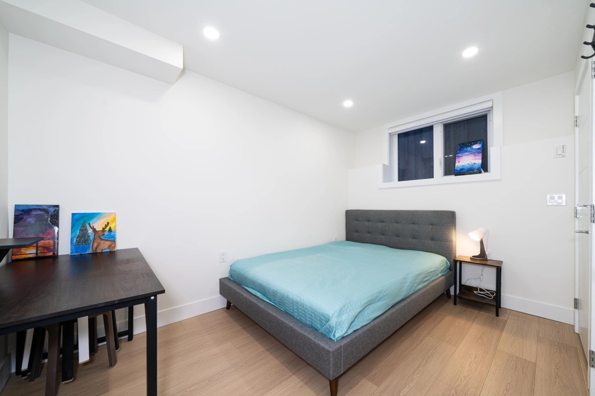 Hallway Photo of 1 369 E 16th Avenue, Vancouver, BC