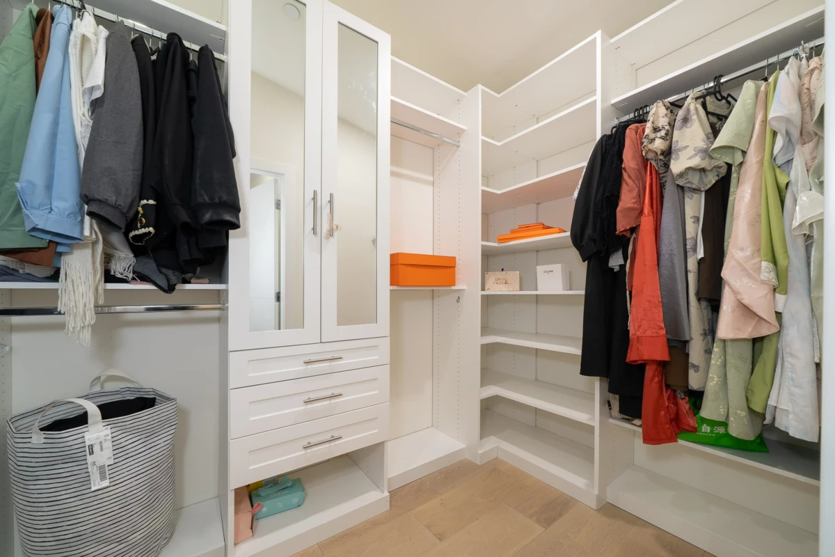 Mudroom Photo of 1 369 E 16th Avenue, Vancouver, BC