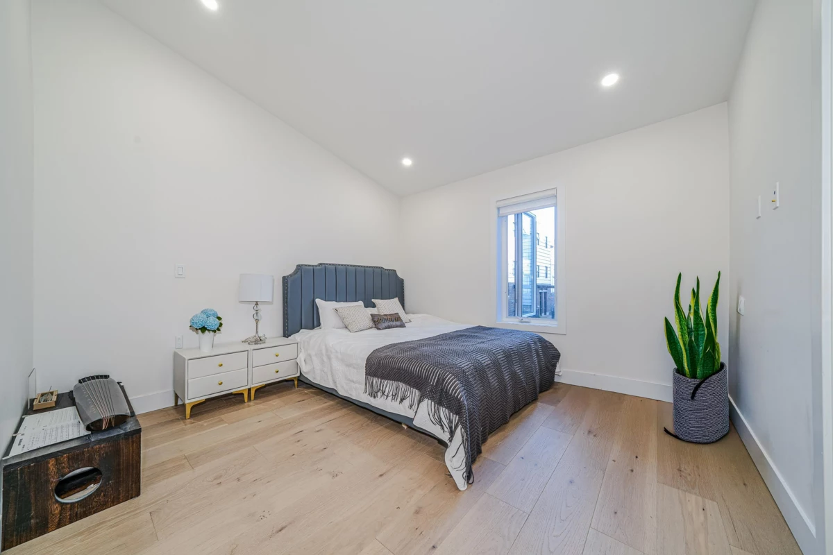 Powder Room Photo of 1 369 E 16th Avenue, Vancouver, BC