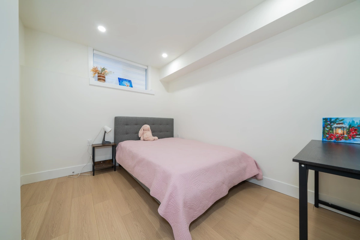 Staircase Photo of 1 369 E 16th Avenue, Vancouver, BC