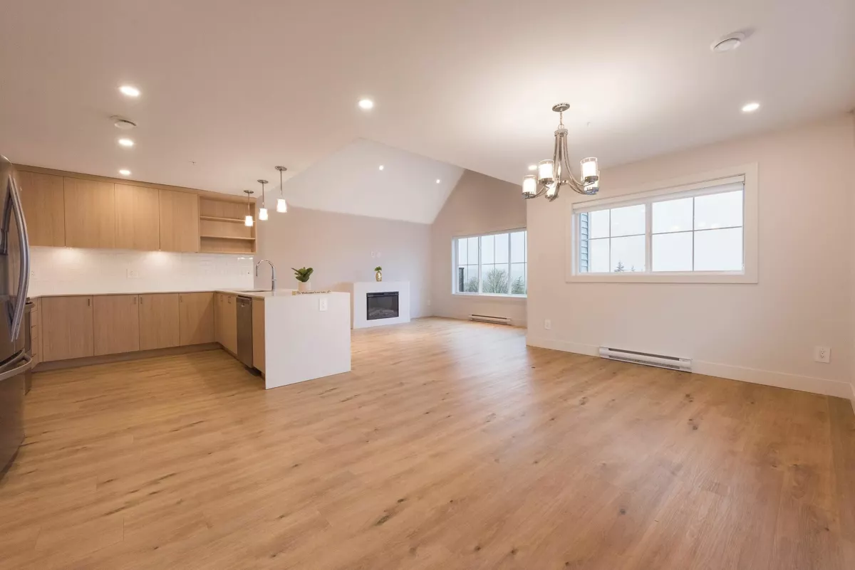 Dining Area Photo of 9 1928 Woodside Boulevard, Agassiz, BC