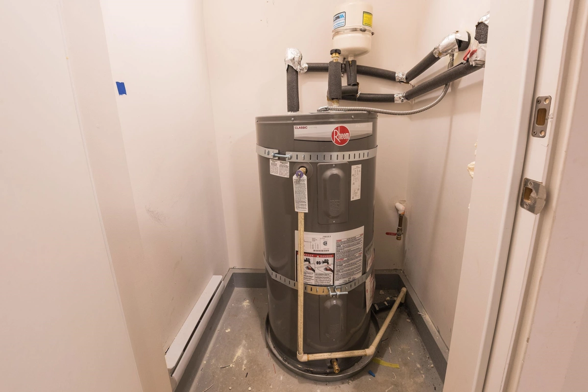 Hot Tub / Spa Photo of 9 1928 Woodside Boulevard, Agassiz, BC