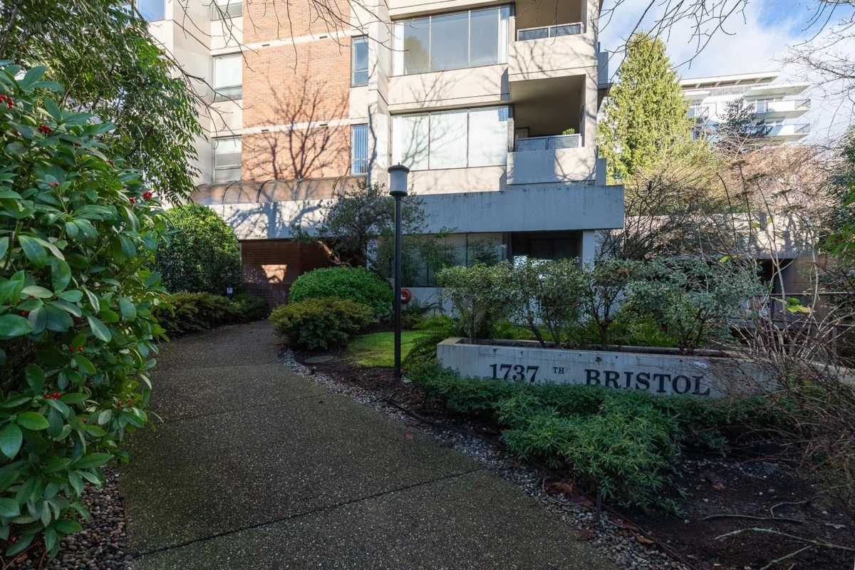 Loft / Bonus Room Photo of 101 1737 Duchess Avenue, West Vancouver, BC