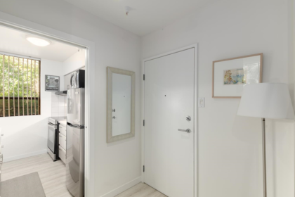 101 1737 Duchess Avenue, West Vancouver, BC