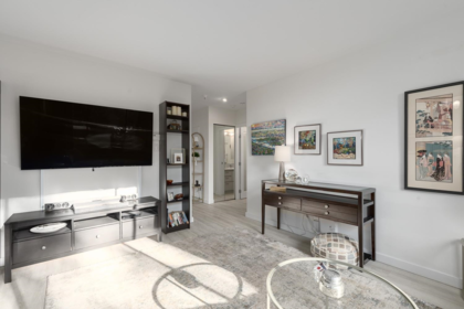 101 1737 Duchess Avenue, West Vancouver, BC