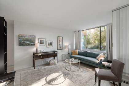 101 1737 Duchess Avenue, West Vancouver, BC