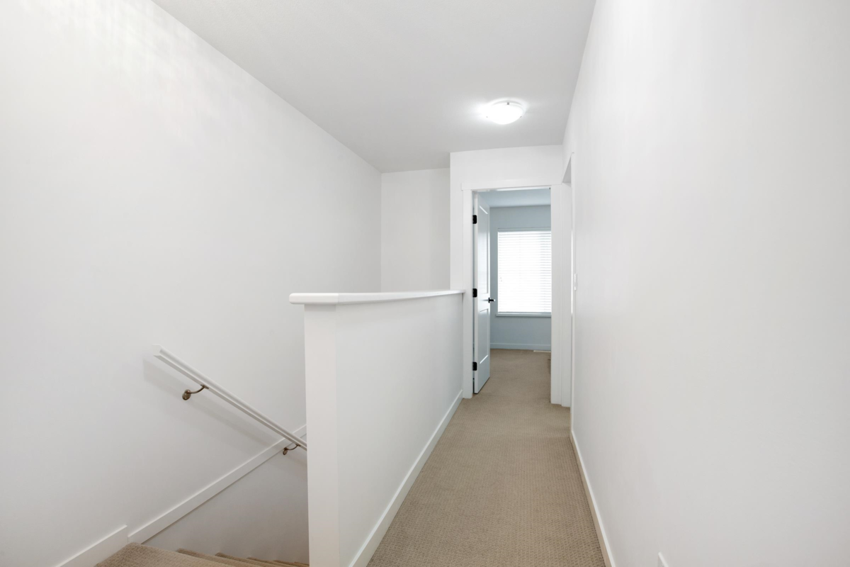 Entry Foyer Photo of 56 5945 176a Street, Surrey, BC